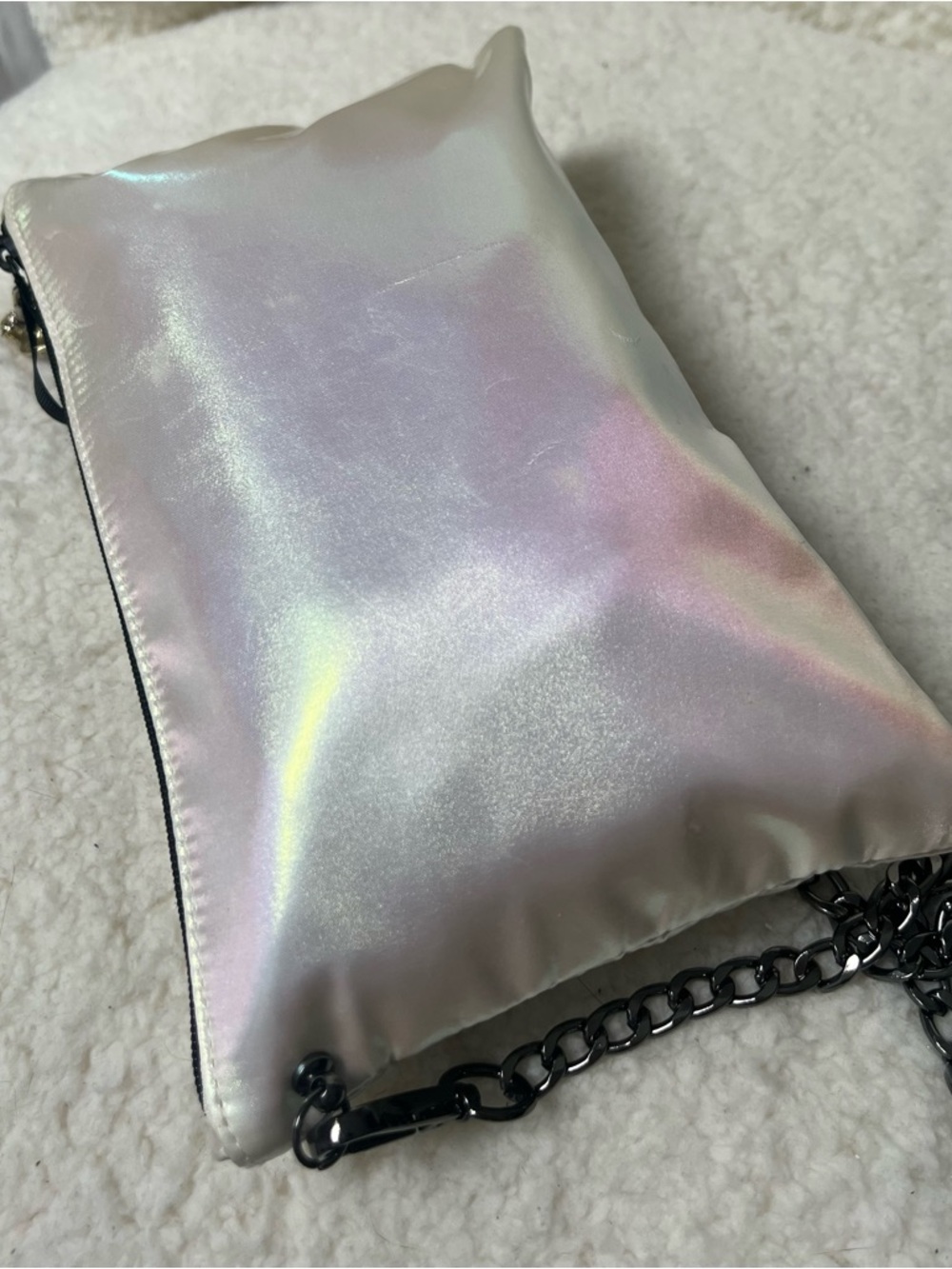 GUCCI Upcycled Iridescent Beauty Cream to Crossbody Bag with Black Chain - Picture 4 of 10